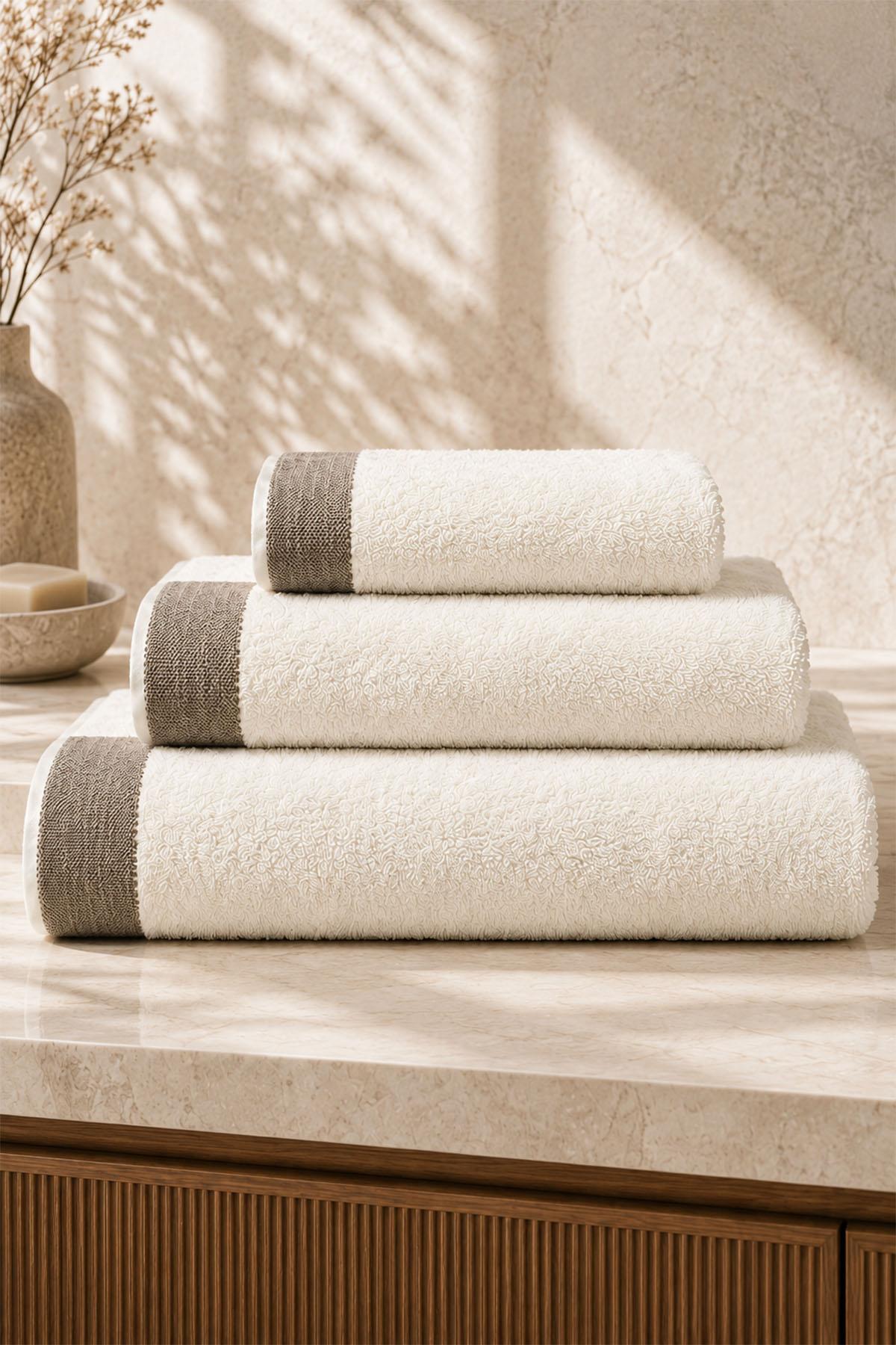 Мягкое банное полотенце Pofina Low Twist (90 x 150 см)