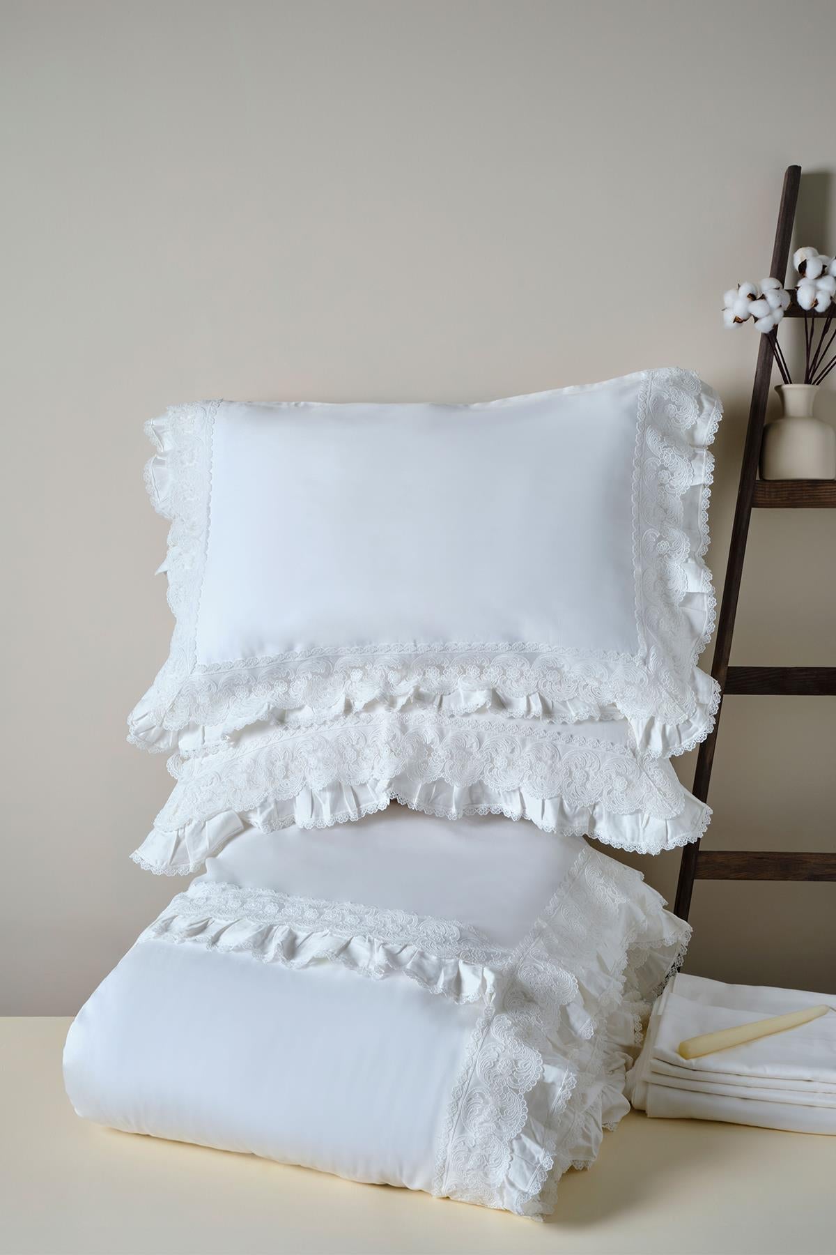Комплект постельного белья Helen Lace из хлопка и атласа, односпальный, 4 предмета.